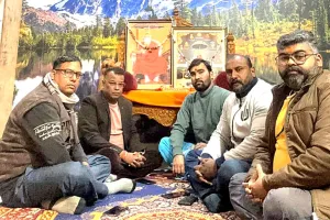 स्वामी अविमुक्तेश्वरानंद के आश्रम पहुंचकर कांग्रेसियों ने जताया रोष