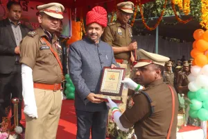 खाकी का गौरव: उत्कृष्ट कार्य के लिए 6 इंस्पेक्टर समेत 60 पुलिसकर्मी सम्मानित, विभाग ने थपथपाई पीठ