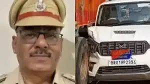 बालू माफिया का खूनी खेल..डीएसपी की गाड़ी को ट्रक से कुचलने की कोशिश, बाल-बाल बची पुलिस टीम