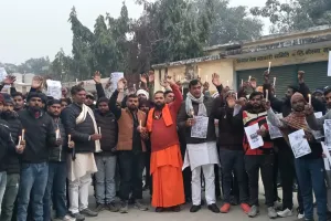 सोनू कश्यप हत्याकांड: मोरना में फूटा गुस्सा, कैंडल मार्च निकाल हत्यारों को फांसी देने की मांग; 50 लाख के मुआवजे पर अड़ा समाज