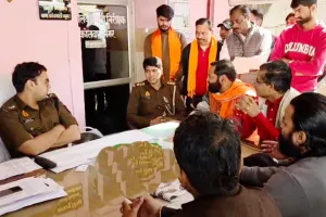 मुजफ्फरनगर में रुड़की रोड पर 'अवैध' पीर को लेकर शिवसेना का हल्लाबोल; प्रशासन ने दिया ध्वस्तीकरण का आश्वासन