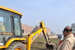 कैराना में मुजफ्फरनगर विकास प्राधिकरण ने अवैध प्लॉटिंग ध्वस्त की, 55 बीघा भूमि मुक्त