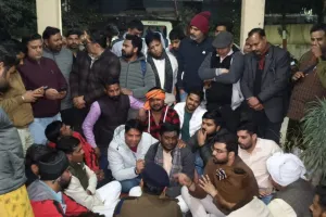 मुजफ्फरनगर के नई मंडी थाने पर VHP का धरना समाप्त, एसपी ने दिया ये आश्वासन 