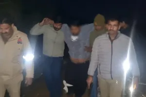 मुजफ्फरनगरः रतनपुरी पुलिस मुठभेड़ में 25 हजार का इनामी शातिर अपराधी घायल, अवैध तमंचा व बाइक बरामद