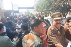 मुज़फ्फरनगर में बार संघ के नवनिर्वाचित अध्यक्ष को बुरी तरह पीटा, अस्पताल में भर्ती, वकीलों ने आरोपी को जमकर धुना 