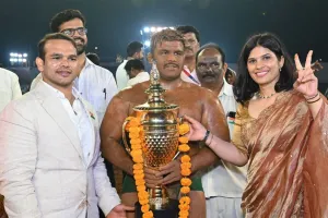 मुंबई में लौटी अखाड़े की शान: कुश्ती के महादंगल ने रचा इतिहास; कांदिवली में जुटा पहलवानों का हुजूम