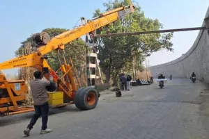 सहारनपुर में रेलवे फाटक पर हादसा: हाइड्रा टूटने से मजदूर की मौत