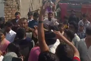 बुलंदशहर में बाल विवाह रोकने गई पुलिस टीम पर हमला, साठ से अधिक लोगों पर मुकदमा दर्ज