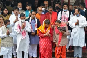 'प्रियंका गांधी बनेंगी पीएम'...कामाख्या मंदिर में बाबा ने दिया 'प्रधानमंत्री' बनने का आशीर्वाद