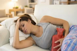 क्या खतरनाक है पीरियड का फ्लो कम होना? जानें कब बरतनी चाहिए सावधानी