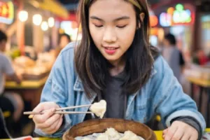 खतरे की घंटी है हद से ज्यादा जंक फूड का सेवन, ये चीजें हैं बेहतर विकल्प 