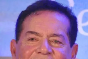 सूजन की शिकायत के बाद लीलावती अस्पताल में भर्ती सलीम खान, शूटिंग छोड़ पिता को देखने पहुंचे सलमान खान