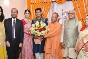 नोएडा में मुख्यमंत्री योगी आदित्यनाथ ने महायोगी गोरखनाथ विश्वविद्यालय के कुलपति की बेटी के विवाह में दी शुभकामनाएं