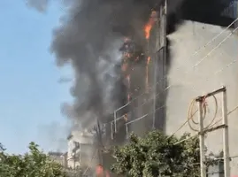 मथुरा के वृंदावन में खौफनाक हादसा: उद्घाटन के दिन ही होटल में लगी आग, 40 लोग फंसे, 3 झुलसे