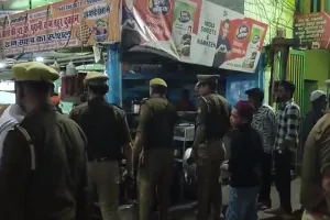 मुजफ्फरनगर: रात के अंधेरे में चला प्रशासन का डंडा, अतिक्रमणकारियों के सामान जब्त