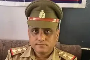 बिजनौर कोतवाली में किन्नरों का 'खूनी' संग्राम: थाना बना अखाड़ा, जमकर चले लात-घूंसे; एसपी ने शहर कोतवाल को किया सस्पेंड