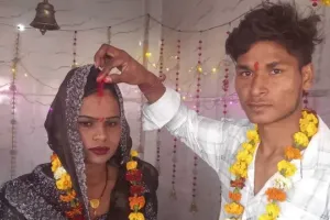 मुज़फ्फरनगर की दो बच्चों की मां ने फेसबुकिया प्यार के लिए छोड़ी लोकलाज, कोतवाली में पति के सामने प्रेमी संग शादी की जिद पर अड़ी