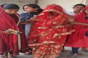 आगरा में दुल्हन साक्षात्कार देने विकास भवन पहुंची, बनी चर्चा का विषय