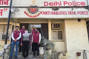 दिल्ली में अवैध दवा सप्लाई रैकेट का भंडाफोड़, दाे गिरफ्तार