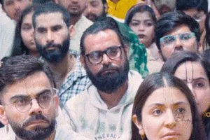 वृंदावन पहुंचे विराट-अनुष्का: प्रेमानंद महाराज के चरणों में बैठे नजर आए 'विरुष्का', सादगी देख फैंस हुए गदगद