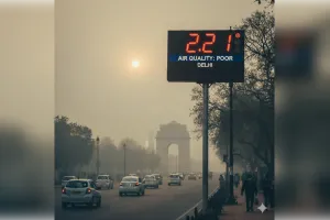 दिल्ली में फिर लौटी 'खराब' हवा: एक्यूआई 221 पहुंचा, हल्की ठंड के बीच प्रदूषण ने बढ़ाई चिंता