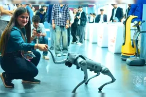 गलगोटिया यूनिवर्सिटी विदेशी रोबोट को 'स्वदेशी खोज' बताने पर हुई समिट से बाहर, बिजली काटी गई; सियासी गलियारों में मचा बवाल