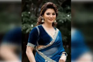 उर्वशी रौतेला ने रचा नया इतिहास: जन्मदिन पर काटा 16 करोड़ का 'डायमंड केक', लग्ज़री देख दंग रह गई दुनिया