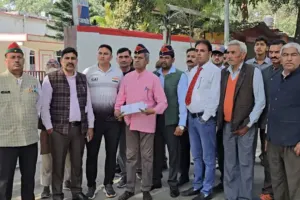 बिजनौर में पूर्व सैनिकों का प्रदर्शन, लंबित मामलों में कार्रवाई की मांग, कलेक्ट्रेट और एसपी कार्यालय पर किया विरोध प्रदर्शन