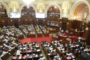 लखनऊ में कांग्रेस का हल्ला बोल: विधानसभा घेराव के दौरान लाठीचार्ज पर सदन में भिड़े सत्तापक्ष और विपक्ष