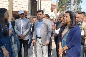 मुजफ्फरनगर: मंडलायुक्त डॉ. रुपेश कुमार ने कलेक्ट्रेट और तहसील का किया औचक निरीक्षण, लंबित फाइलों को लेकर दिए सख्त निर्देश