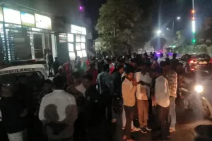 बुढ़ाना में तेज रफ्तार वाहन ने चार लोगों को रौंदा, बसपा नेता की पत्नी सहित सभी गंभीर घायल, हालत नाजुक देख मेरठ रेफर