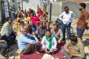 मुज़फ्फरनगर: बचन सिंह कॉलोनी में जलभराव का तांडव: नाराज निवासियों ने मंत्री-सांसद के खिलाफ किया जोरदार प्रदर्शन