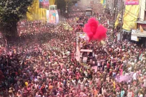 रंगपंचमी पर इंदौर में दिखेगा रंगों का सबसे बड़ा नजारा 100 फीट तक उड़ेंगे रंग हजारों लोग होंगे शामिल