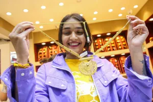 Gold Silver Price Crash: सोना ₹2000 और चांदी ₹16000 टूटी; जानें ईरान युद्ध का असर