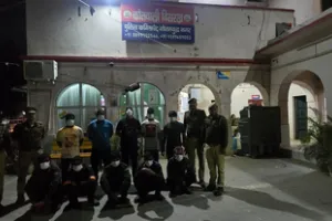 नोएडा में होली के दौरान दो सोसाइटियों में बवाल, मारपीट के वीडियो वायरल, 10 आरोपी गिरफ्तार