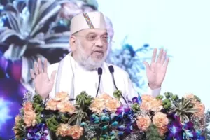 घुसपैठियों पर सख्त अमित शाह, कहा, 