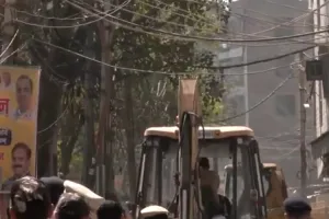 उत्तम नगर हत्या मामले में आरोपी के खिलाफ एमसीडी की तरफ से बुलडोजर कार्रवाई, एक नाबालिग सहित 7 गिरफ्तार