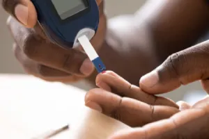 संतुलित आहार और सही कैलोरी काउंट से कंट्रोल करें डायबिटीज, ये सावधानी भी जरूरी