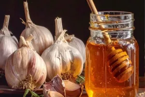 सेहत के लिए संजीवनी है शहद और लहसुन का मिश्रण, हृदय रोगों में लाभकारी 