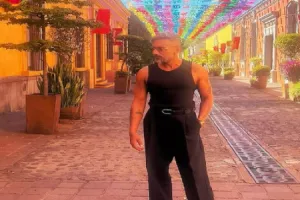 संघर्ष को बनाया स्वैग: हनी सिंह का वो दौर, जब सफेद बनियान और कार्गो पैंट ने किया था यूथ को पागल