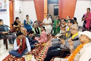 मुजफ्फरनगर में गूंजे भजनों के स्वर:'लाल-लाल उड़े रे गुलाल' पर झूमे भक्त