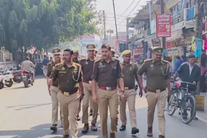 मुजफ्फरनगर में होली से पहले पुलिस की सख्ती: एसपी सिटी ने सड़कों पर उतरकर परखी सुरक्षा, हुड़दंगियों को दी चेतावनी