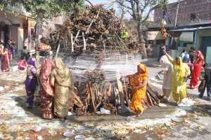 शामली में होली पूर्व होलिका पूजन 2026 का उत्साहपूर्ण और शांतिपूर्ण आयोजन