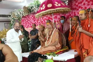  याेगी का आचरण हिंदुत्व के विपरीत, गौ माता को राष्ट्रमाता का दर्जा अभी तक क्याें नहीं दिया: अविमुक्तेश्वरानंद