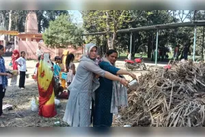 मुजफ्फरनगर के मोरना क्षेत्र में पुत्र की लंबी आयु के लिए महिलाओं ने किया होली पूजन