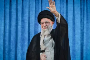 जौनपुर में आक्रोश: खामेनई की शहादत पर सड़कों पर उतरा जनसैलाब, बाजार बंद