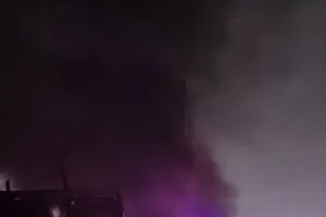 देहरादूनः मोतीचूर फ्लाईओवर के पास बस समेत कई वाहन आग की चपेट में, 2 की मौत, 9 घायल