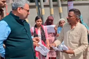 मेरठ में बेदखली के आदेश को ठेंगा दिखा रहे भू-माफिया, सरकारी जमीन पर अवैध कब्जा बरकरार