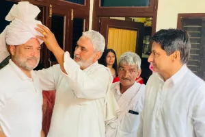 सोनीपत : किसान संजय की बेटी की शादी में पहुंचे राहुल गांधी, इसी किसान के खेत में चलाया था ट्रैक्टर