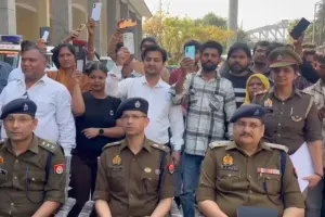 नोएडा में गायब हुए मोबाइल फोन पाकर 111लोगों के चेहरे पर आई मुस्कान 